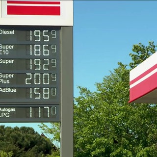 Preistafel einer Tankstelle