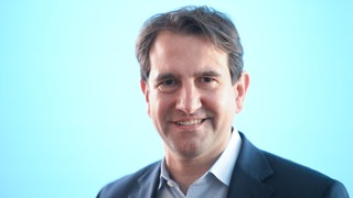 Portraitaufnahme des CDU-Politikers Andreas Jung, aufgenommen vor dem Beginn eines Landesparteitags. Klimaexperte Jung wird neuer Kultusminister, sein Fokus: Bildung.