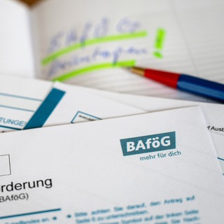 Die Bundesregierung hat die BAföG-Reform und die Erhöhung der Wohnkostenpauschale im Koalitionsvertrag angekündigt.