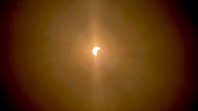 Die Sonnenfinsternis ist zu sehen