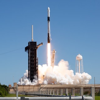 Start einer Rakete zur Internationalen Raumstation (ISS).