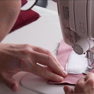 Arbeiten an der Nähmaschine
