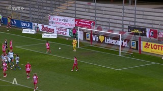 Spielerinnen auf dem Feld
