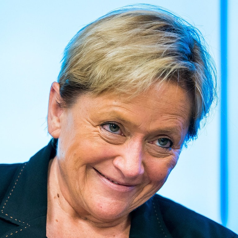 Die Baden-Württembergische Kultusministerin Susanne Eisenmann (CDU) spricht bei einer Pressekonferenz zum Beginn des neuen Schuljahres.
