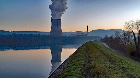 Laufzeitverlängerung von schweizer AKW Leibstadt laut Gutachten gefährlich