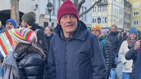 Christian Streich auf Demonstration gegen Rechts in Freiburg