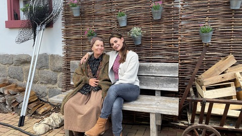 Julia Obst (Jenny) und Lisbeth Felder (Lioba) sind schon lange bei den "Fallers"
