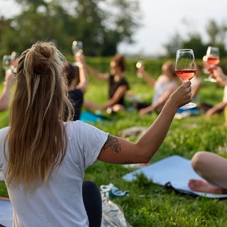 Yoga und Wein