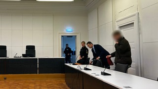 Gerichtssaal im Amtsgericht Freiburg: Auf der Anklagebank ist 23-Jähriger. Er hatte einen einen Fußgänger mit seinem Fahrrad umgefahren.