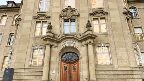 Das Gebäude des Landgerichts in Rottweil. Ehemaliger Waffenhändler vor Gericht. 