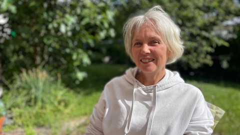 Gabi Schmidhuber gehört zu rund elf Frauen, die sich im Freiburger Stadtteil Rieselfeld bei der Initiative Maria 2.0 engagieren.