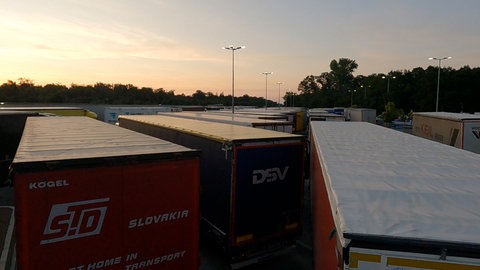 Lkw auf dem Lkw-Stellplatz Mahlberg Ost