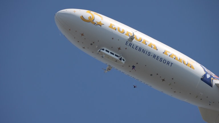 Mit einer großen Promi-Gala feierte der Europa-Park in Rust sein 50-jähriges Jubiläum.