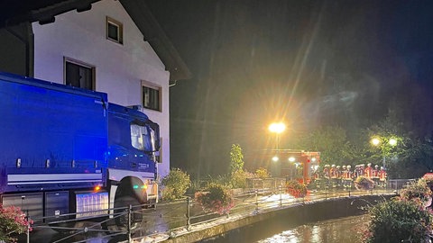 In Appenweier muss die Feuerwehr dutzende Keller und Unterführungen freipumpen
