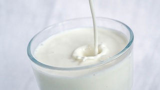 Glas mit Milch