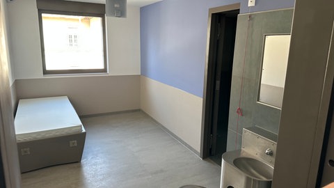 Ein Raum im Isolierbereich der Klinik für Forensische Psychiatrie und Psychotherapie des ZfP in Emmendingen. 
