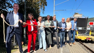 Startsignal für die Eröffnung zum Ausbau von Hochrheinbahn und Wutachtalbahn.
