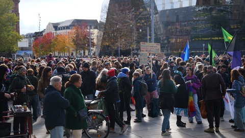 Impressionen von der Demo gegen Stadtbild-Aussage in Freiburg