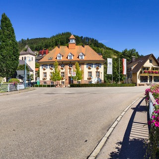 Rathaus und Touristinfo in Oberwolfach