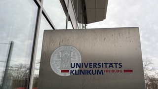 Eingangsbereich der Uniklinik in Freiburg 
