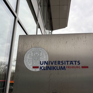 Eingangsbereich der Uniklinik in Freiburg 
