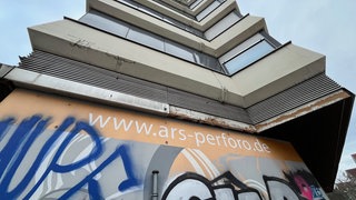 Ein Wohnhaus in Freiburg in marodem Zustand.