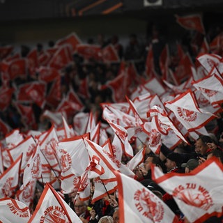 Hohe Sicherheitsstufe, strenge Kontrollen und politische Spannungen. Kommende Woche am Donnerstag empfängt der SC Freiburg in der Europa League Maccabi Tel Aviv.