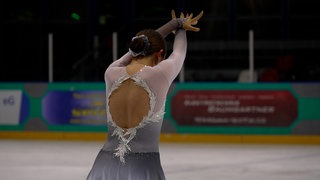 Finia Schneider aus Freiburg erfüllt sich einen Traum: Sie starten bei den baden-württembergischen Meisterschaften im Eiskunstlauf