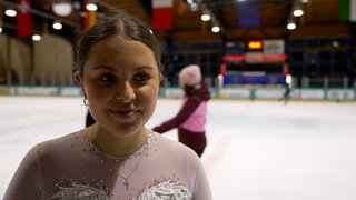 Finia Schneider aus Freiburg erfüllt sich einen Traum: Sie starten bei den baden-württembergischen Meisterschaften im Eiskunstlauf
