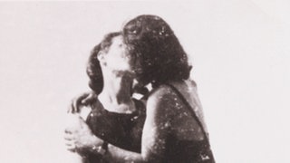 Wer von der Norm abwich, riet schnell ins Visier der Nazis. Das galt auch für lesbische Frauen. Hier zu sehen: Elisabeth Wust und Felice Schragenheim beim Ausflug an der Havel.