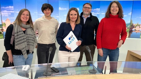 Das Redaktionsteam von Dreiland Aktuell aus Freiburg zu Besuch beim französischen Fernsehsender France 3.