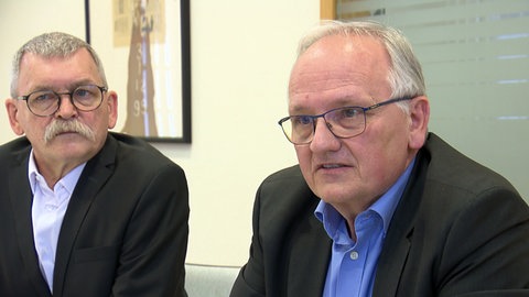 Links: Der erste Bürgermeister-Stellvertreter der Stadt Rheinau, Reinhold Schmidt. Rechts: Der Kämmerer der Stadt Rheinau Uwe Beck.
