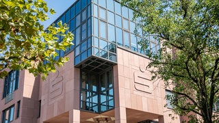 Hauptsitz der neuen Sparkasse Dreiländereck ist in Lörrach.