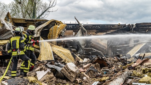 Feuer in Club in Kehl - als das Feuer ausbrach, befanden sich 750 Gäste im Gebäude. Evakuierung verlief vorbildlich.
