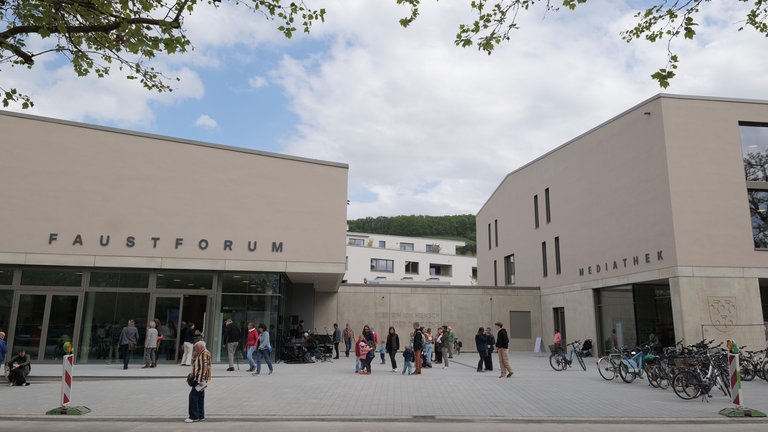 Das FaustForum und die dazugehörige Mediathek bei der Eröffnungsfeier.