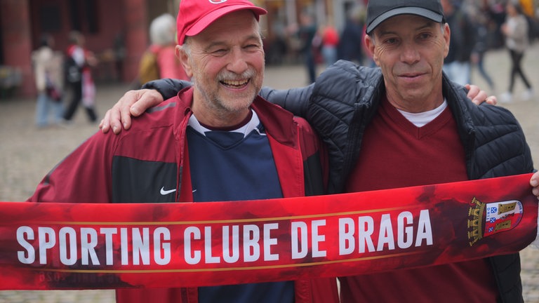 Joao Dias, 67 Jahre jung und Konrad Wehrle, 66. Haben zusammen beim FC Portugiesen Freiburg in den 90ern gespielt.