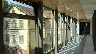 Das Zentrum für Psychiatrie in Emmendingen - Blick ins Gebäude