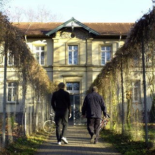 Das Zentrum für Psychiatrie in Emmendingen von außen.