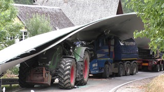 Unfall mit riesigem Rotorblatt