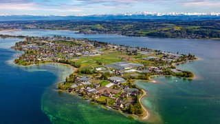 Luftaufnahme der Insel: Große Landesausstellung 1.300 Jahre Insel Reichenau