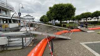 In Konstanz werden die Uferanlagen gegen das Hochwasser geschützt.