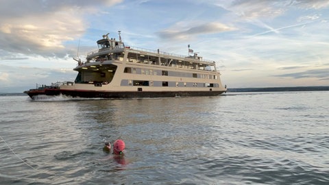 Iris Ashman nahe der Fähre Meersburg - Konstanz.