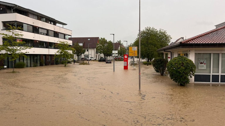 Überschwemmungen in Deggenhausertal und in Oberteuringen Bodenseekreis nach Starkregen.