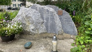 Gedenkstein für Drogentote in der Leutkircher Innenstadt. 