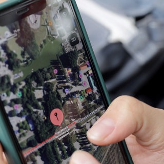 Eine Gruppe ist rund um Ravensburg und Friedrichshafen bei der Scotland Yard Sommer-Rallye unterwegs. 