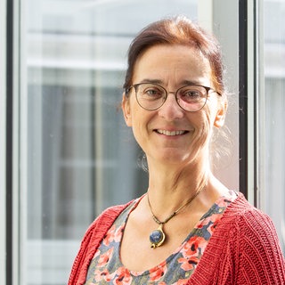 SWR-Redakteurin und Studioleiterin Rebecca Lüer Autorin Bild