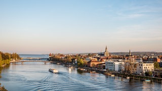 Blick auf den Seerhein und die Stadt Konstanz