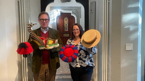 Direktor Tobias Engelsing und Lisa Foege vom Rosgartenmuseum Konstanz