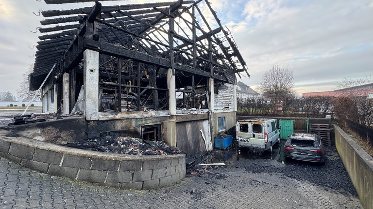 Brand in Motorradwerkstatt in Maselheim: 300 Motorräder beschädigt