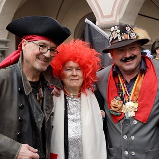Bei der Verteidigung des Konstanzer Rathauses bekam OB Uli Burchardt (links) Unterstützung von Polizeipräsident Uwe Stürmer (rechts)
